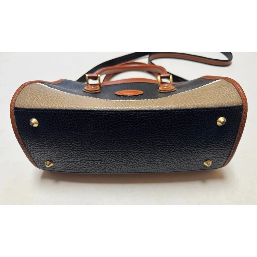 Vintage Dooney & Bourke Classic Boston Style All Weather pebble Leather Satchel
